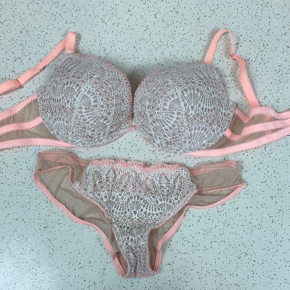 VS Very Sexy Lace Push Up Bra